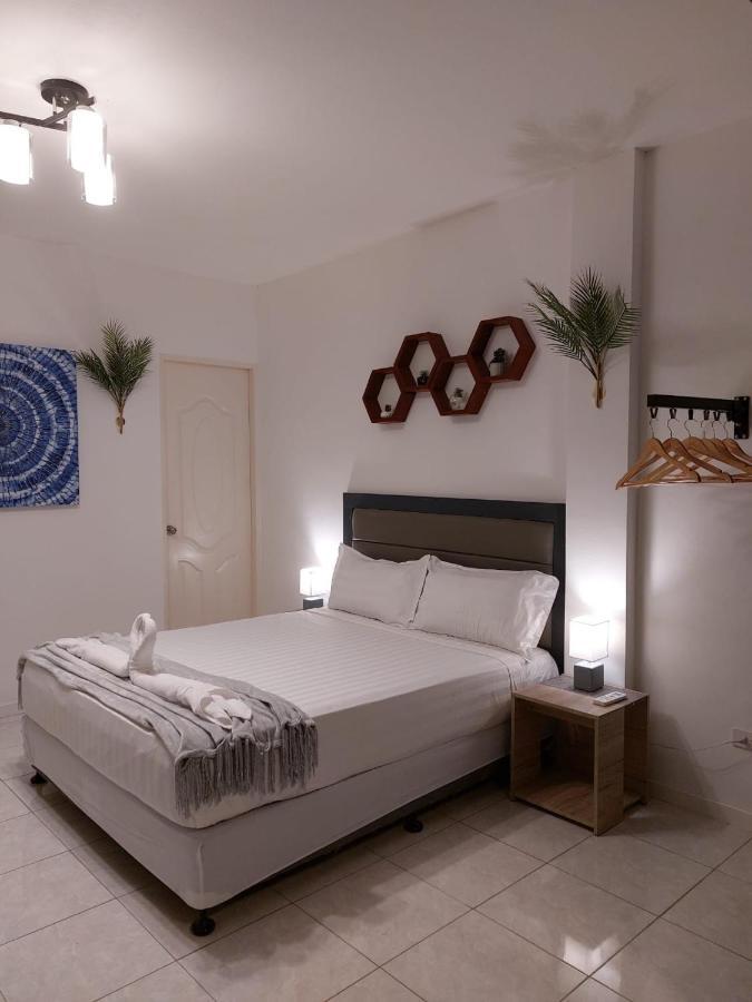Bonsai Jacuzzi Suites Panglao Bagian luar foto