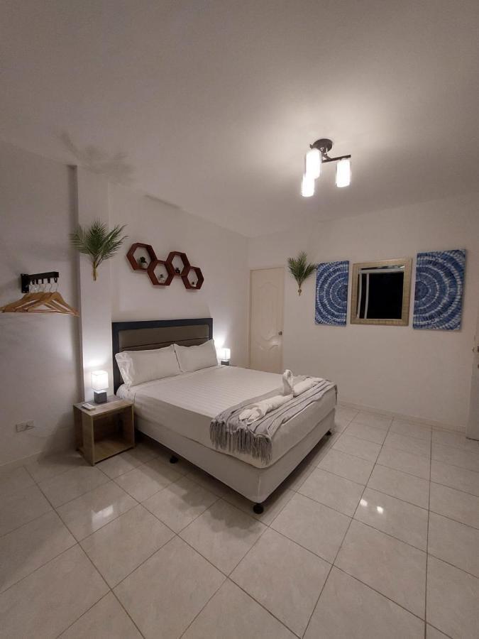 Bonsai Jacuzzi Suites Panglao Bagian luar foto