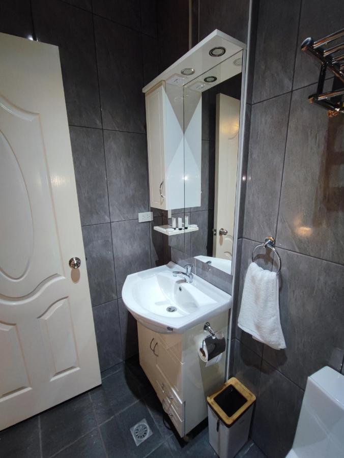 Bonsai Jacuzzi Suites Panglao Bagian luar foto
