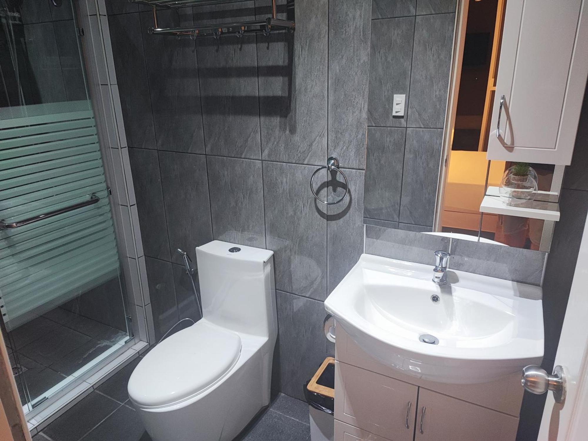Bonsai Jacuzzi Suites Panglao Bagian luar foto