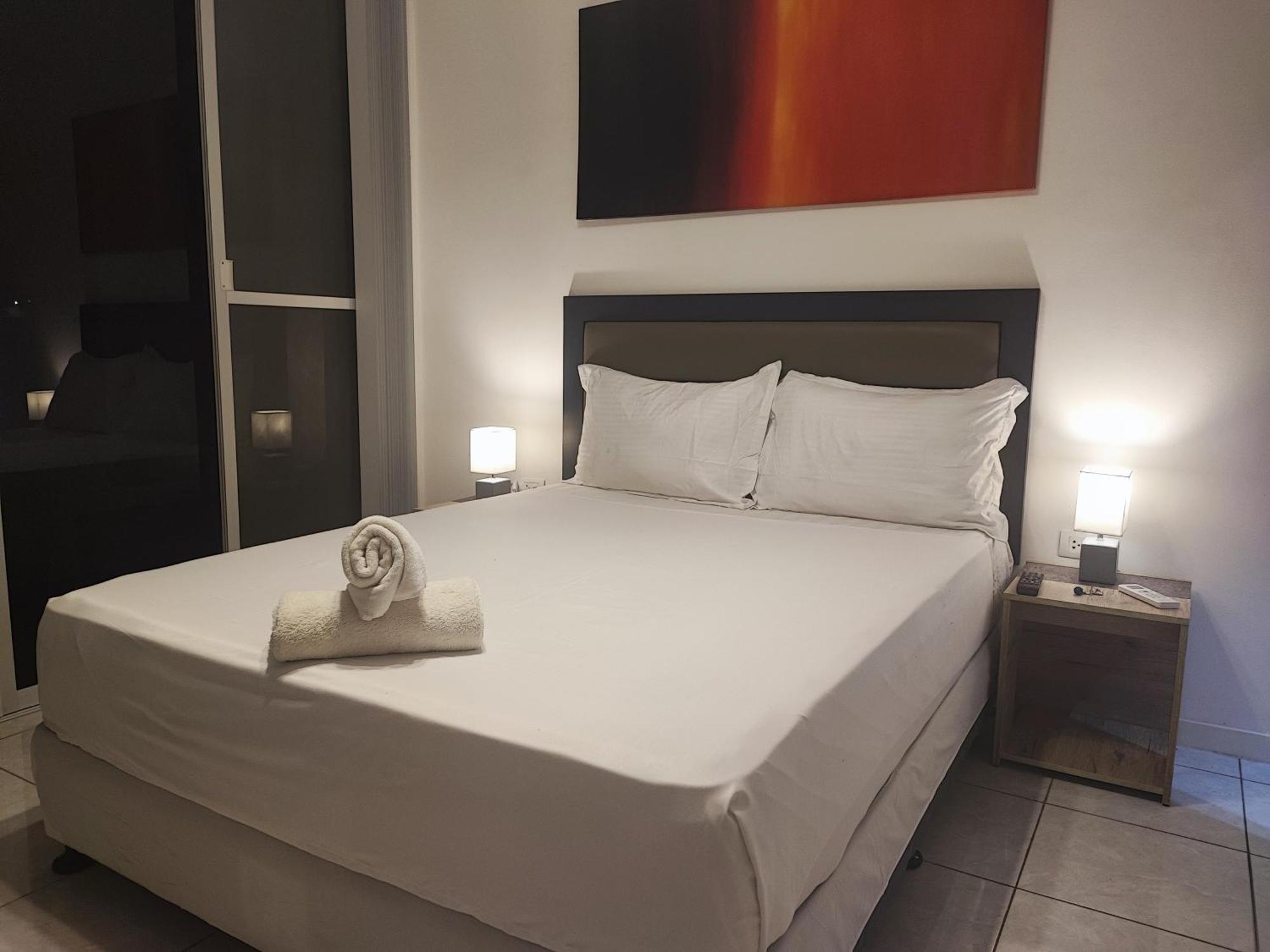 Bonsai Jacuzzi Suites Panglao Bagian luar foto