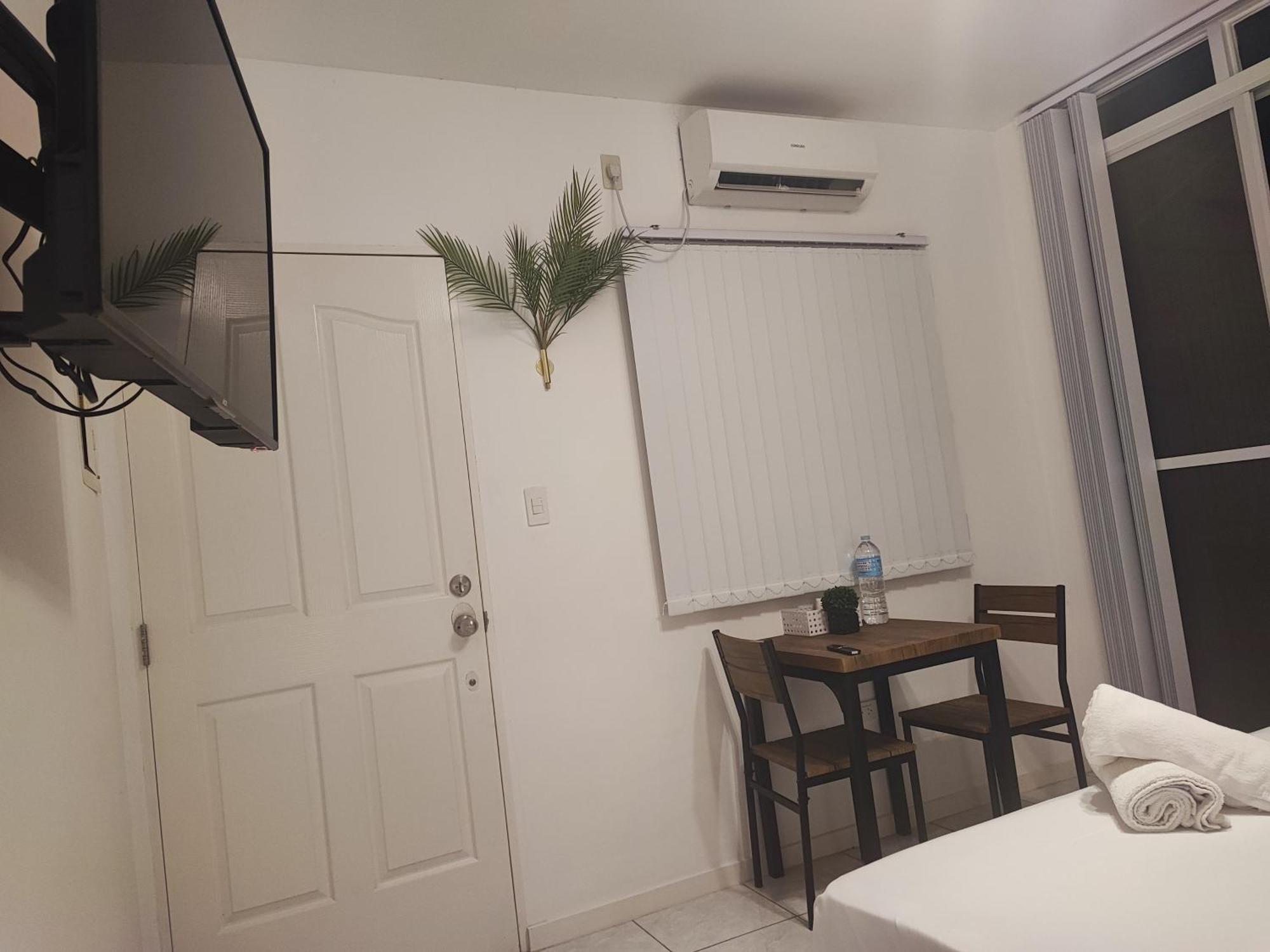 Bonsai Jacuzzi Suites Panglao Bagian luar foto