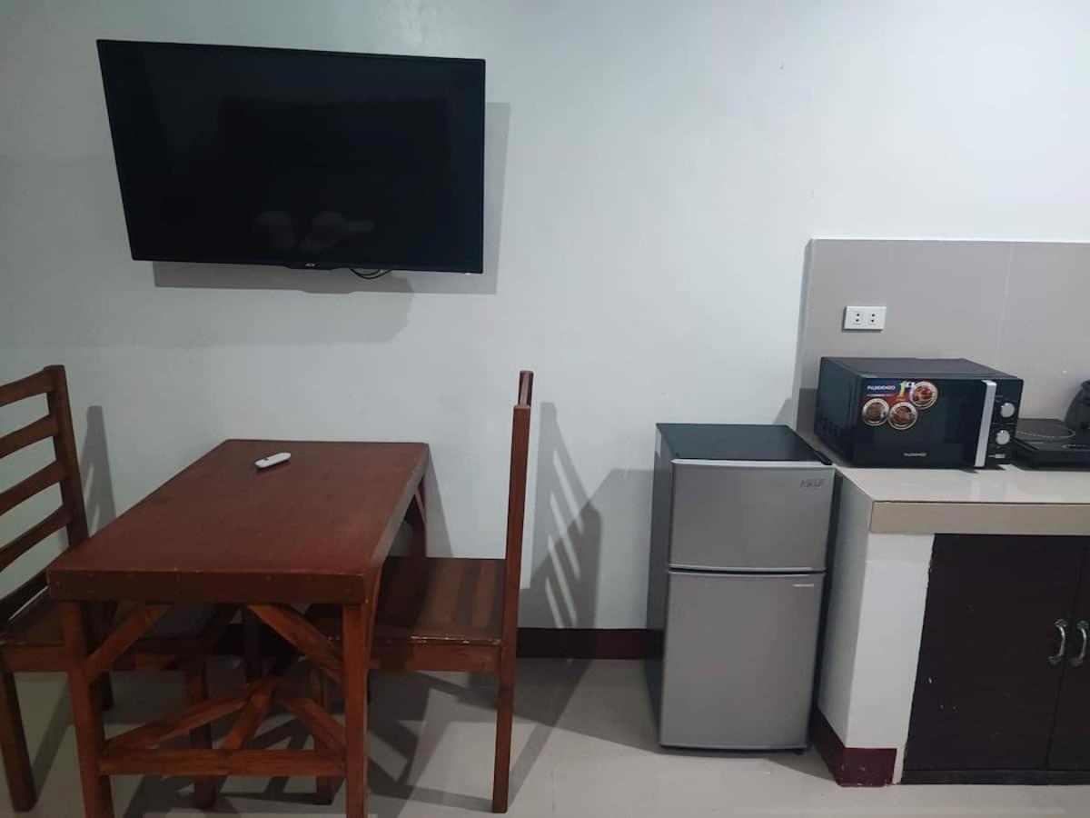 Bonsai Jacuzzi Suites Panglao Bagian luar foto